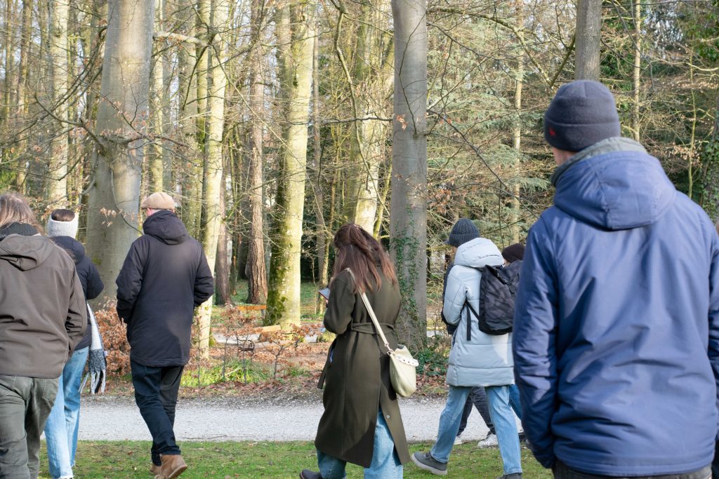 Studierendengruppe bei der Besichtigung des Parks © Dajana Saric