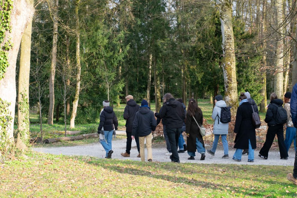 Studierendengruppe bei der Besichtigung des Parks © Dajana Saric